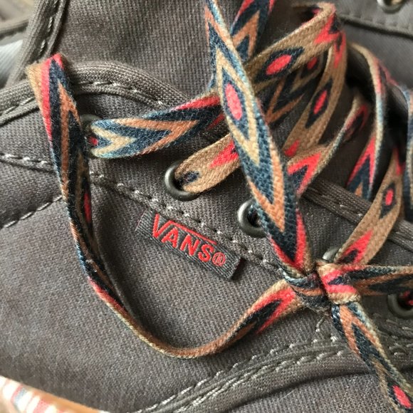 Vans Brown Shoes w/Colorful Laces Size 9 - Picture 2 of 9